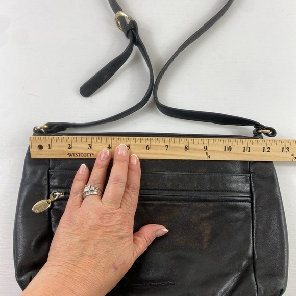 Elegant‎ Black Crossbody Bag with Textured Leather - Picture 10 of 12